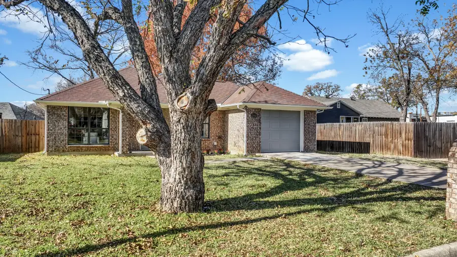 206 Cherry Street, Weatherford, TX 76086 - Image #3