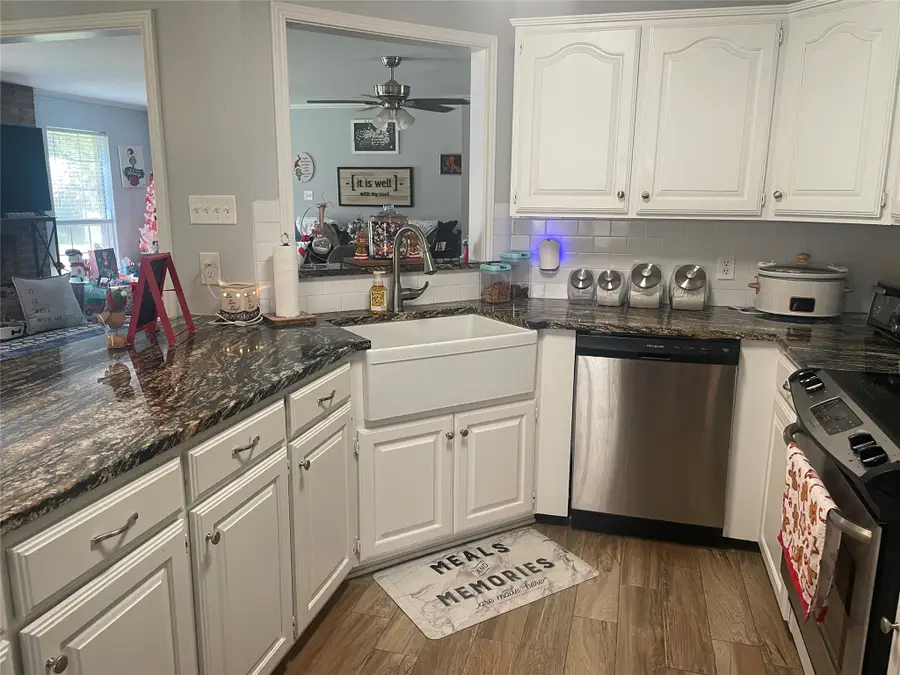 197 Green Meadow Trail, Holly Lake Ranch, TX 75765 - Image #2