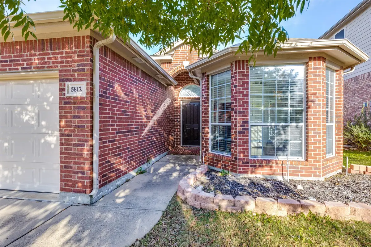 5812 Minnow Drive, Fort Worth, TX 76179 - Image #1