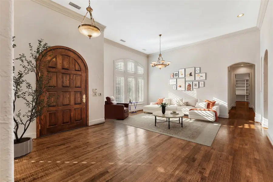 2609 Queen Elizabeth Boulevard, Lewisville, TX 75056 - Image #3