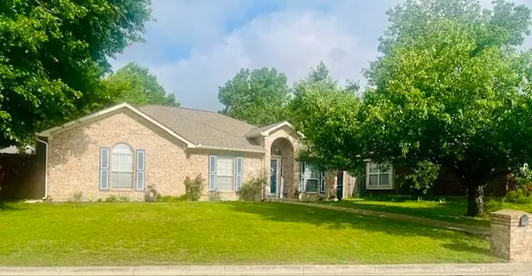 10508 Holly Grove Drive, Fort Worth, TX 76108