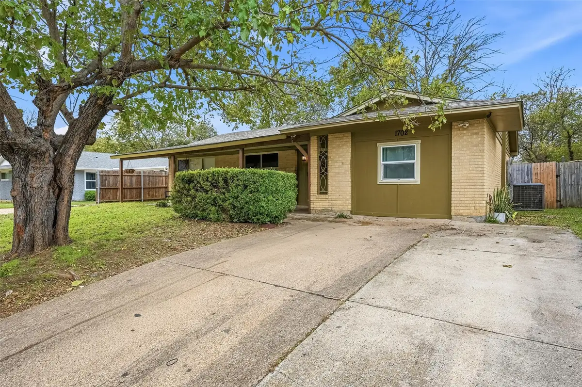 1702 Emerald Street, Grand Prairie, TX 75051 - Image #1