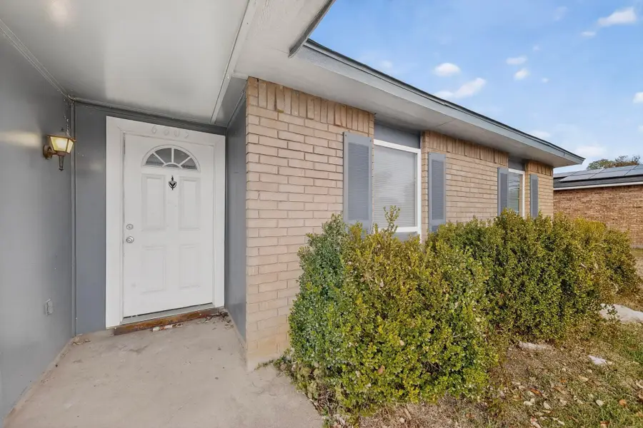 6805 Newcastle Place, North Richland Hills, TX 76182 - Image #3