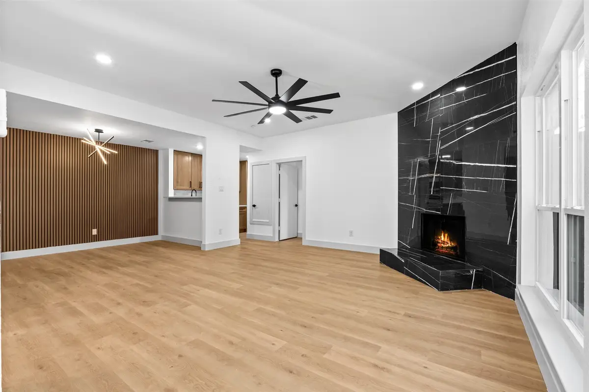 314 Gregory Lane, Grand Prairie, TX 75052 - Image #1