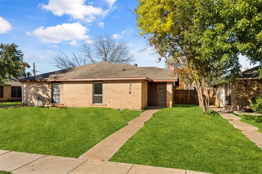 314 Gregory Lane, Grand Prairie, TX 75052 - Image #3