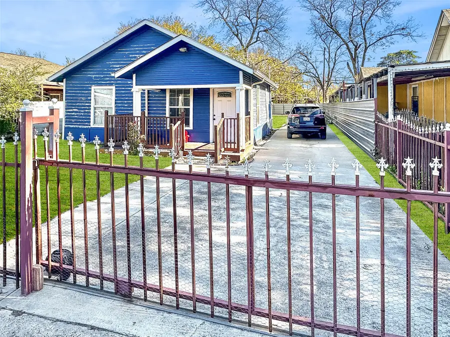 2930 Alabama Avenue, Dallas, TX 75216 - Image #2