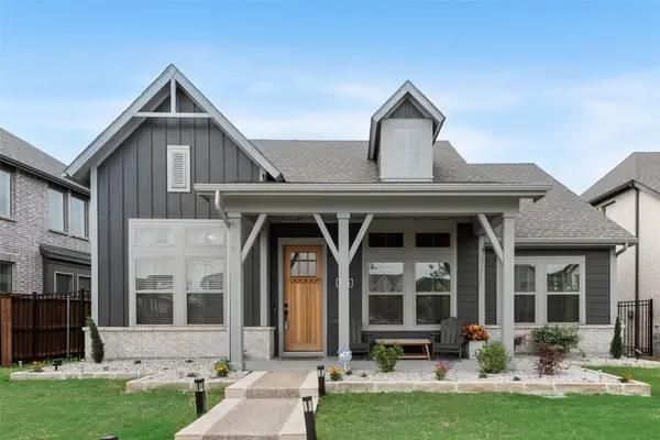 1028 Almond Blossom Circle, Crowley, TX 76036