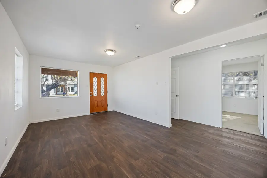 3827 Vineyard Drive, Dallas, TX 75212 - Image #3