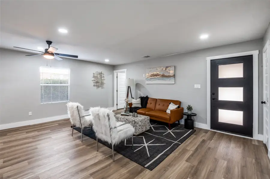 13421 Glenside Drive, Farmers Branch, TX 75234 - Image #2