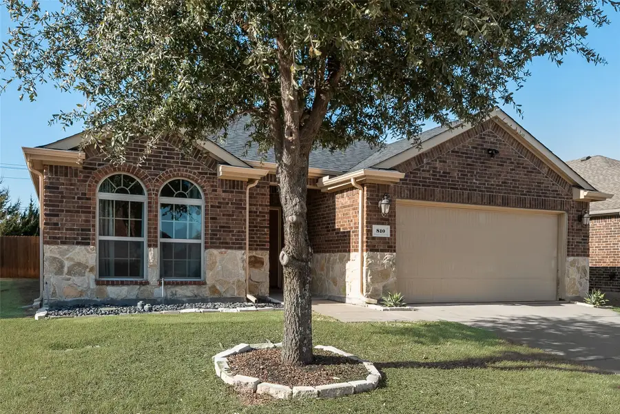 810 English Ivy Drive, Pilot Point Aubrey, TX 76227 - Image #2