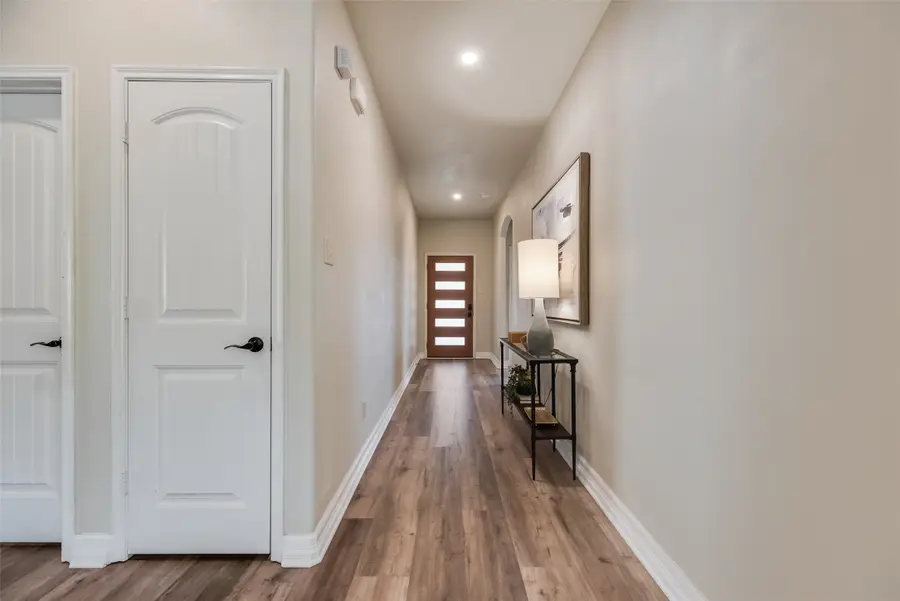 810 English Ivy Drive, Pilot Point Aubrey, TX 76227 - Image #3