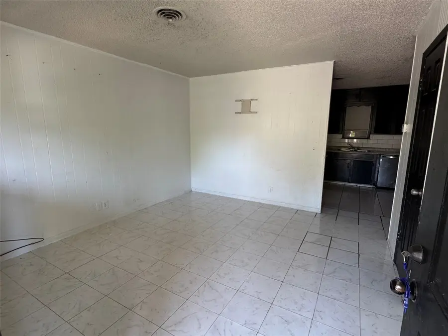 408 Simmons Drive, Hurst, TX 76053 - Image #2