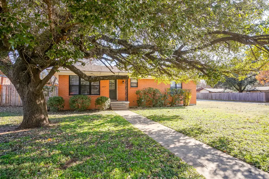 1327 Southern Boulevard, Cleburne, TX 76033 - Image #2