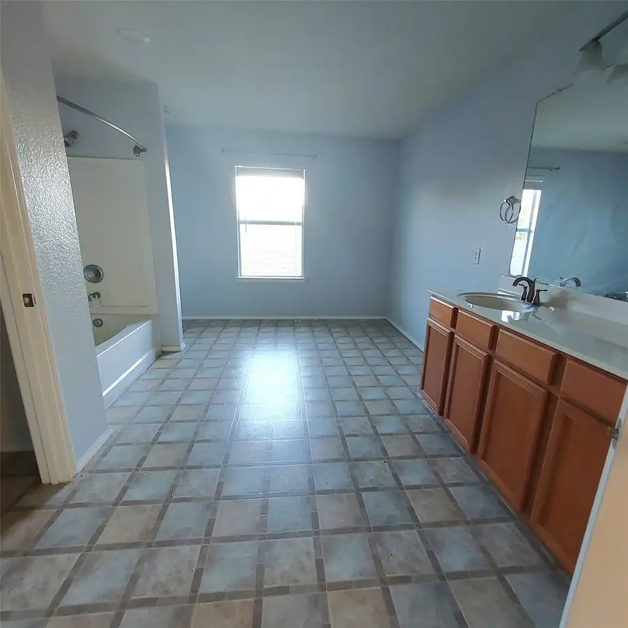 2048 Club Oak Drive, Heartland, TX 75126 - Image #3