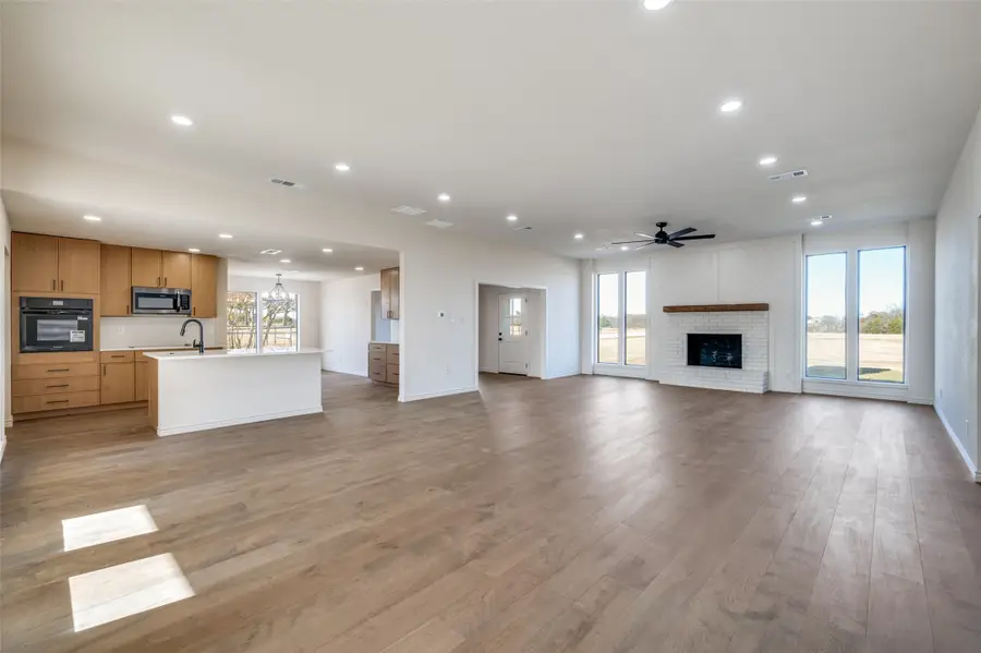 10422 Strittmatter Road, Pilot Point, TX 76258 - Image #2