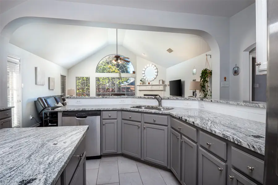 2409 Chesterwood Drive, Little Elm, TX 75068 - Image #3