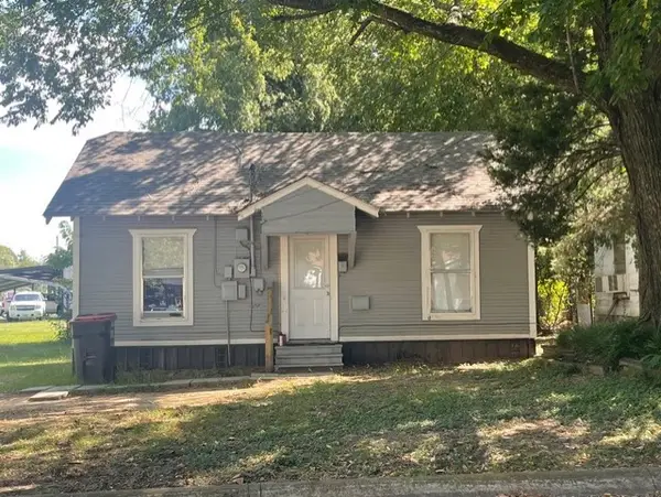 2032, 2044, 2054 E Price Street #2044, Paris, TX 75460