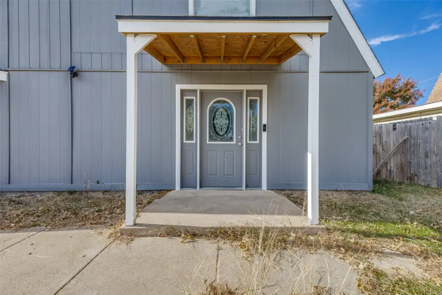 1921 Pelican Drive N, Pelican Bay, TX 76020 - Image #2