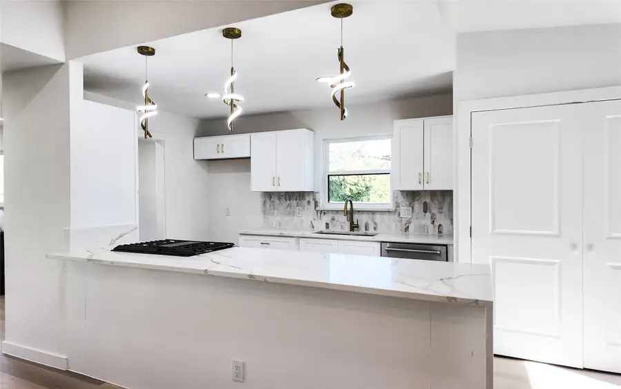 6858 Freemont Street, Dallas, TX 75231 - Image #3