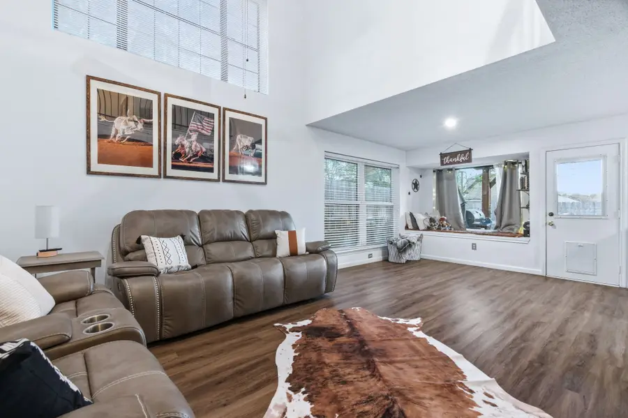 2421 Warrington Drive, Grand Prairie, TX 75052 - Image #2