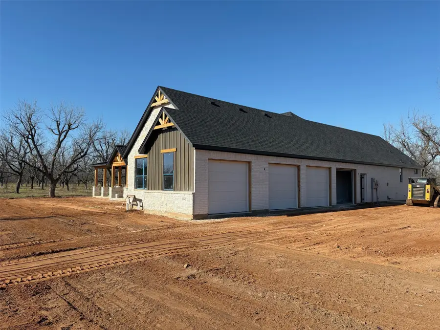 1642 Earhart Drive, Granbury, TX 76049 - Image #2