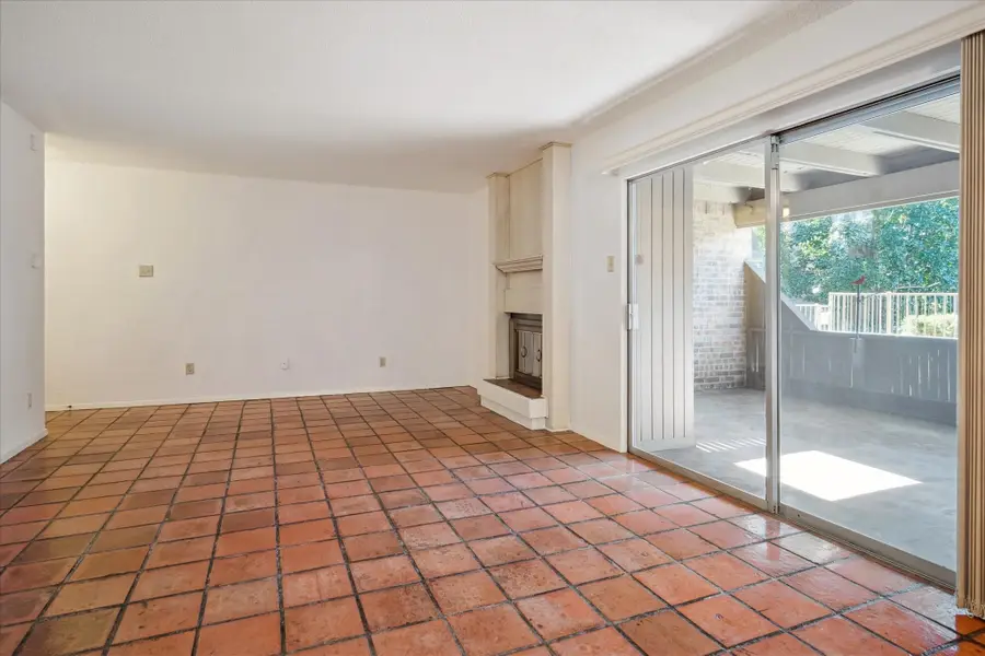 5148 Amesbury Drive #121, Dallas, TX 75206 - Image #2