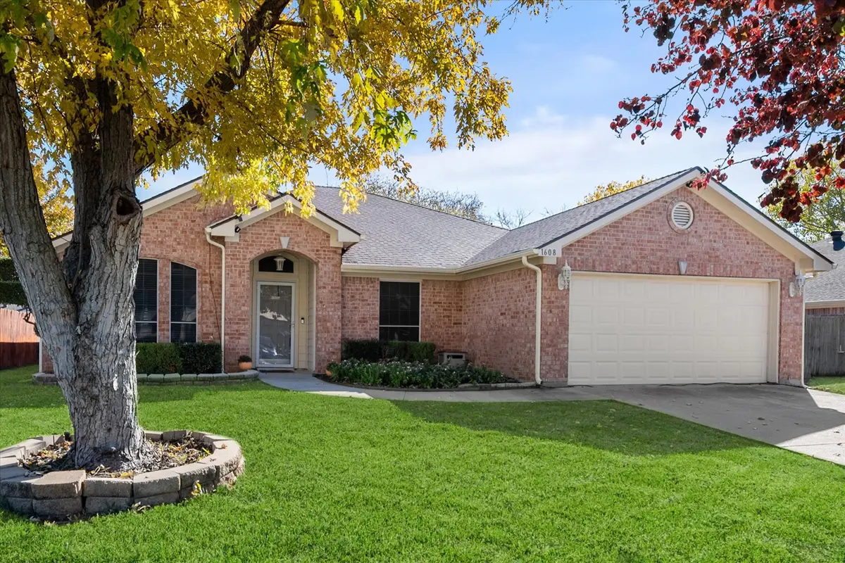 1608 Crestmeadow Lane, Mansfield, TX 76063 - Image #1