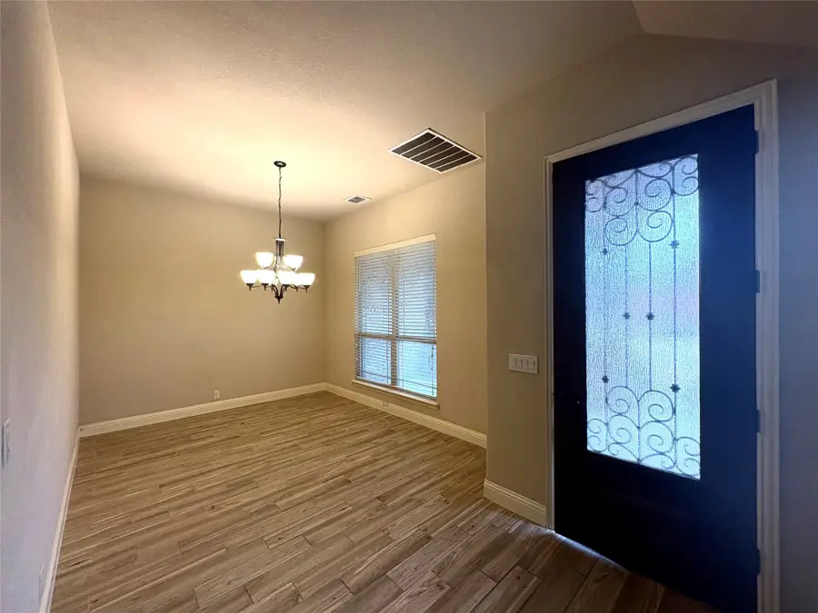 550 Lily Street, Crowley, TX 76036 - Image #3