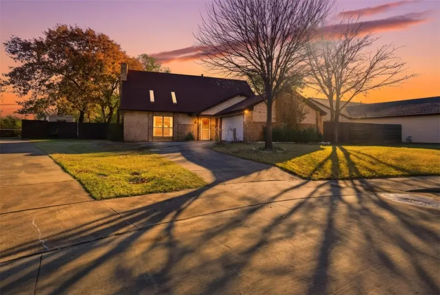 6 Crest Court, Hickory Creek, TX 75065 - Image #2