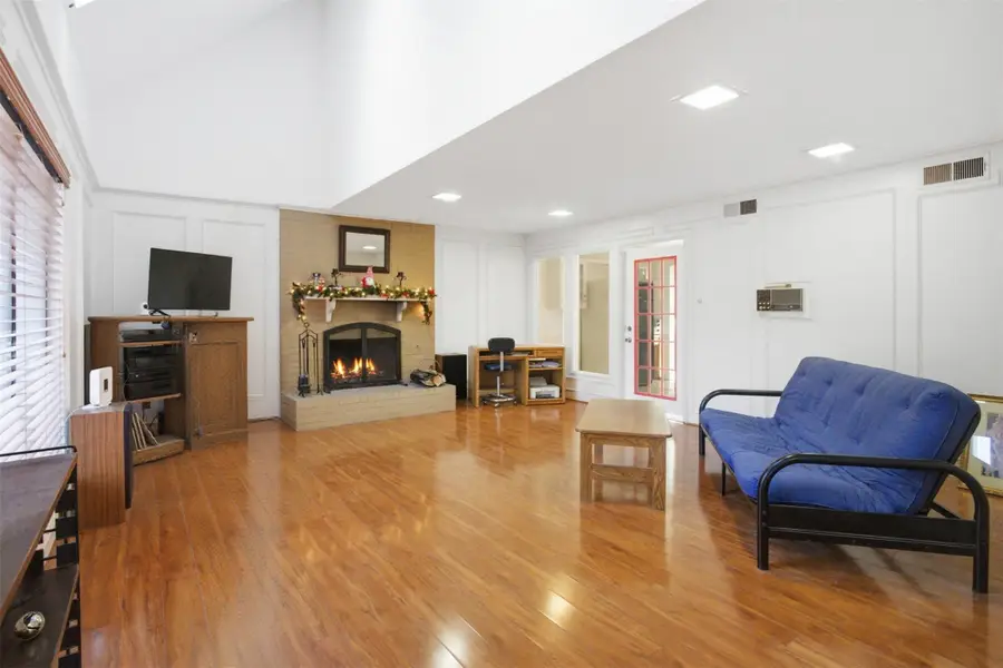 6 Crest Court, Hickory Creek, TX 75065 - Image #3