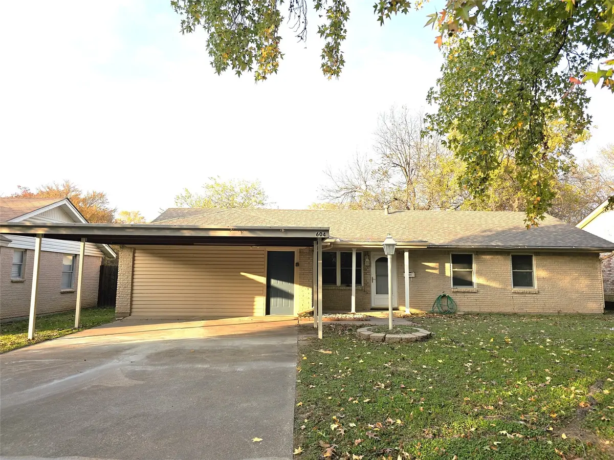 604 Bayless Drive, Euless, TX 76040 - Image #1