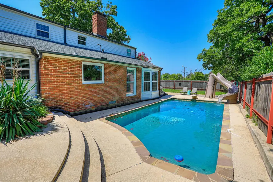 610 W Cedar Street, Nocona, TX 76255 - Image #3