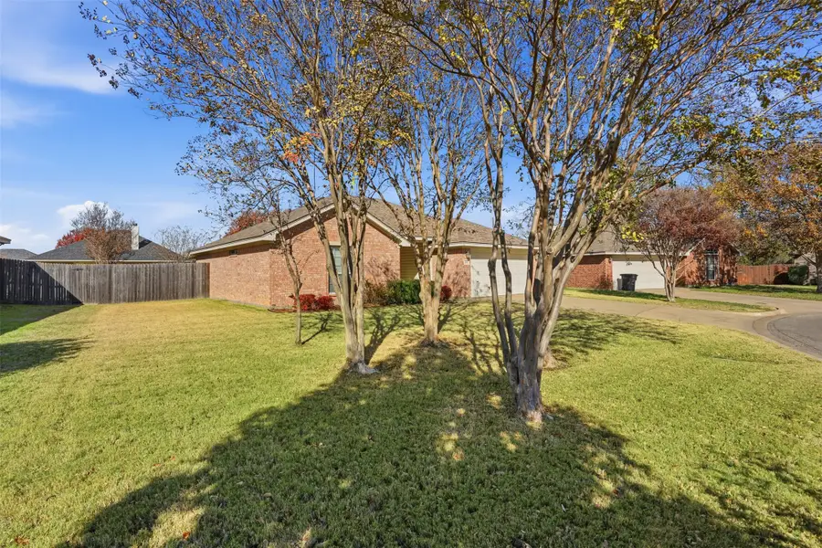 212 Preston Drive, Cleburne, TX 76033 - Image #2