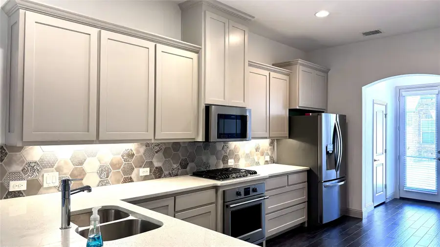 4683B Rhett Lane, Carrollton, TX 75010 - Image #3