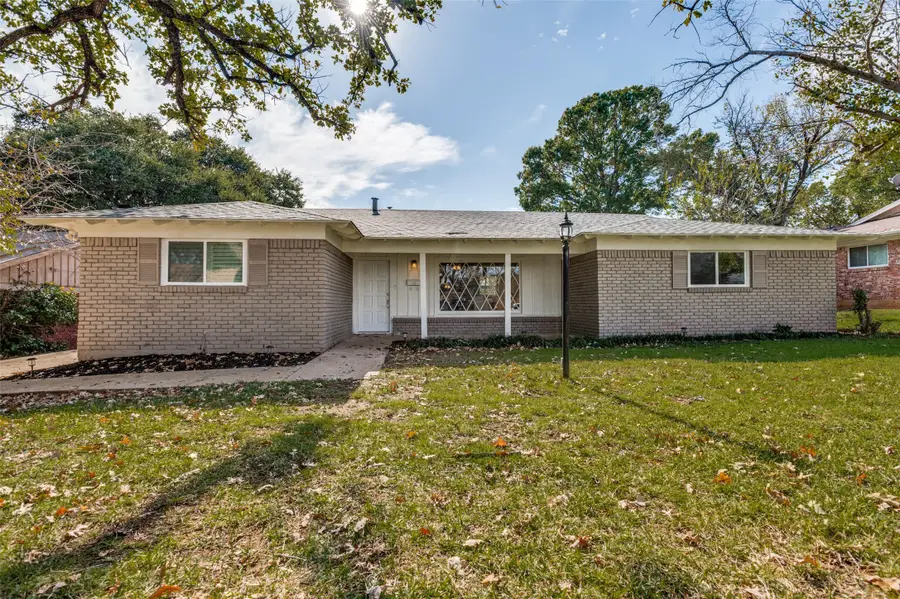 4820 Briarwood Lane, Fort Worth, TX 76103 - Image #3