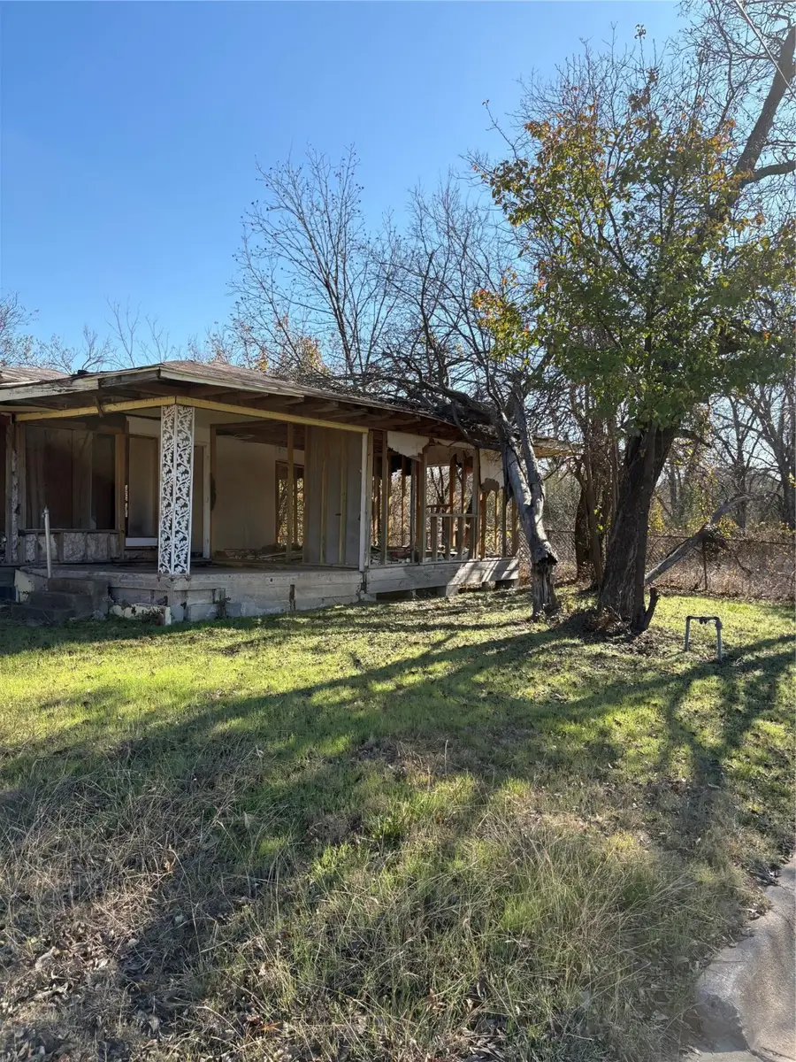1007 2nd Avenue, Mineral Wells, TX 76067 - Image #2