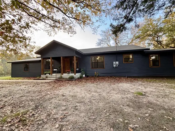 514 E Linn Street, Huntington, TX 75949