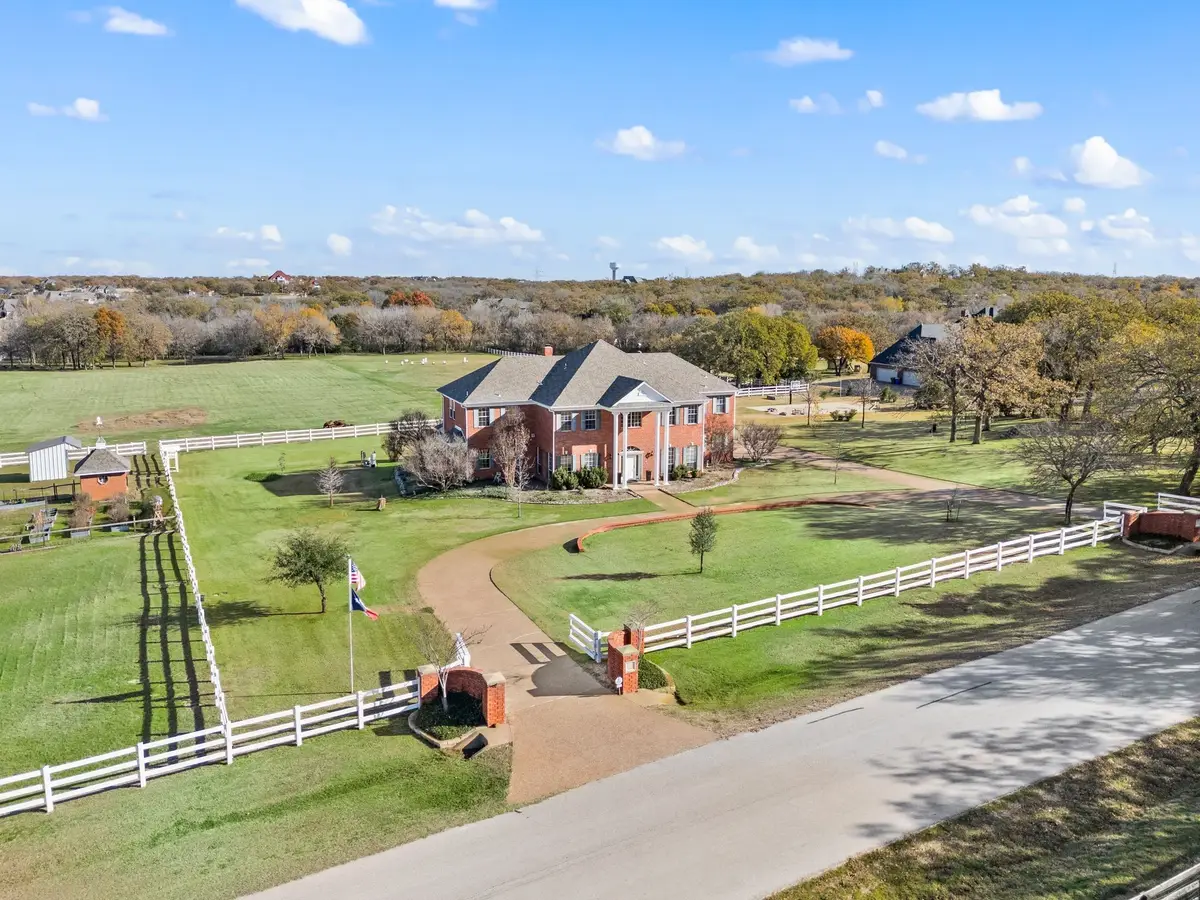 1077 Cardinal Drive, Bartonville, TX 76226 - Image #1