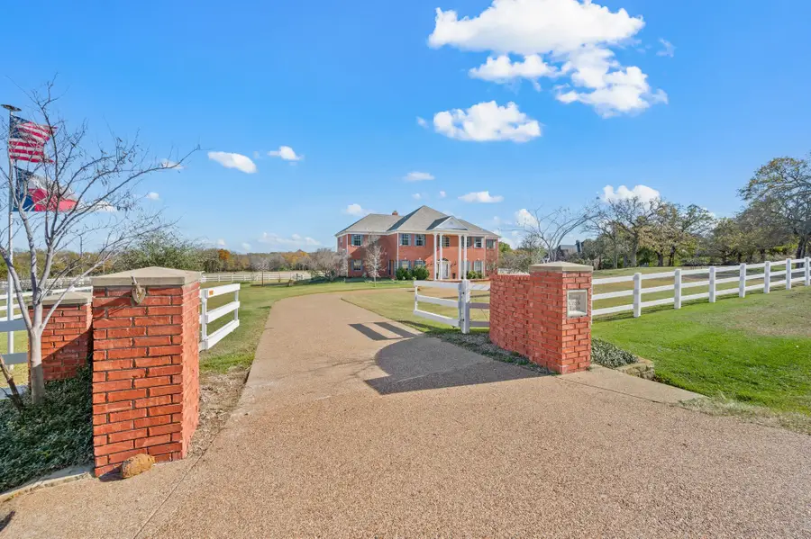 1077 Cardinal Drive, Bartonville, TX 76226 - Image #3