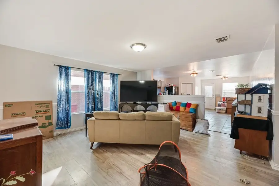 725 Orchid Boulevard, Royse City, TX 75189 - Image #3