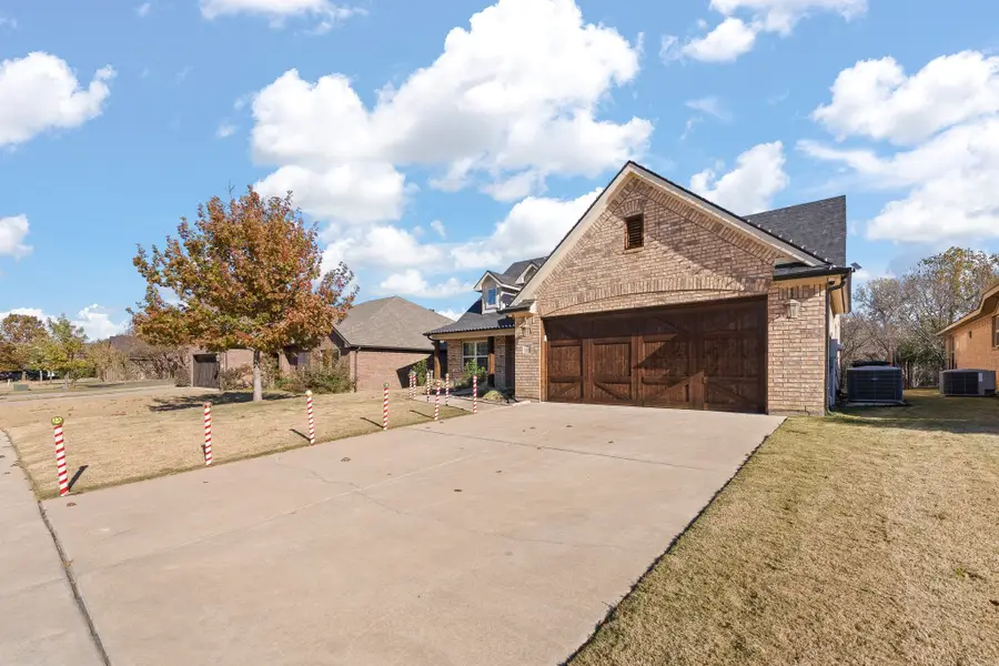 3137 Shoreline Drive, Burleson, TX 76028 - Image #2