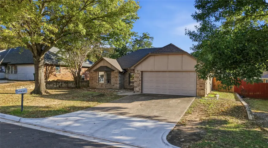 6716 Inwood Drive, North Richland Hills, TX 76182 - Image #2