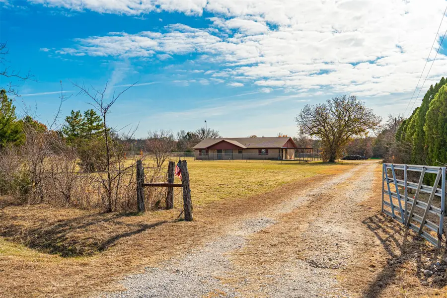 228 Brown Creek Road, Weatherford, TX 76085 - Image #2