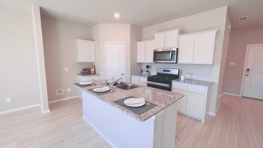 10613 Dripping Creek Lane, Fort Worth, TX 76036 - Image #2