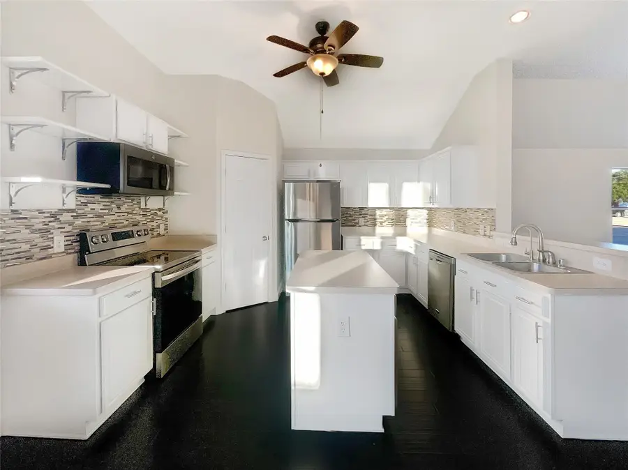 137 Meadow Ridge Drive, Anna, TX 75409 - Image #2