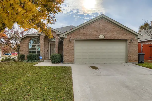 653 Mistymoor Lane, Fort Worth, TX 76052