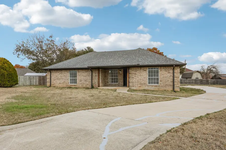 320 Edgewood Street, Krum, TX 76249 - Image #3