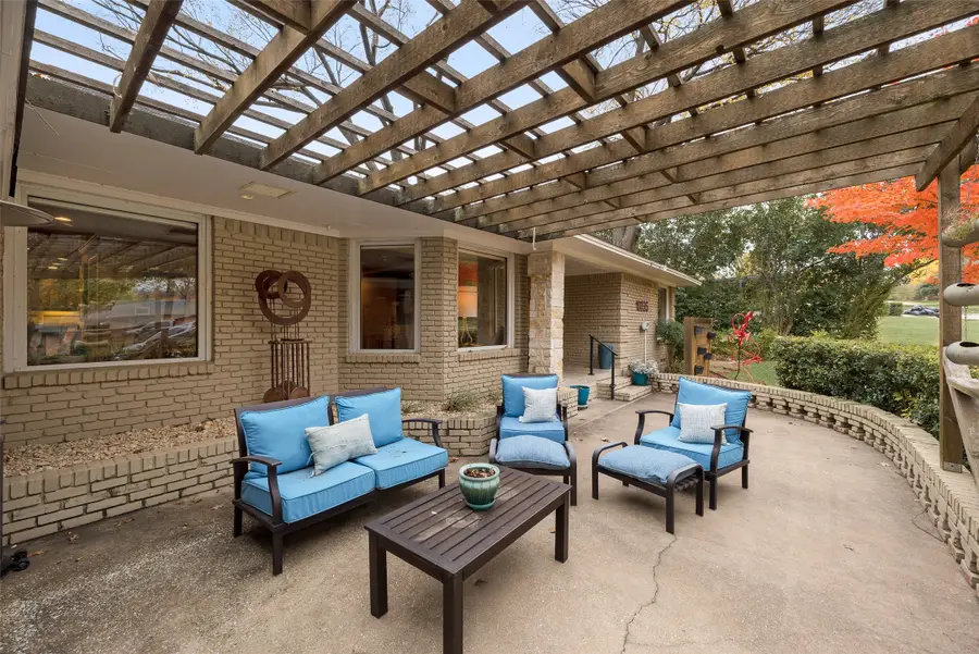 10035 Woodgrove Drive, Dallas, TX 75218 - Image #2