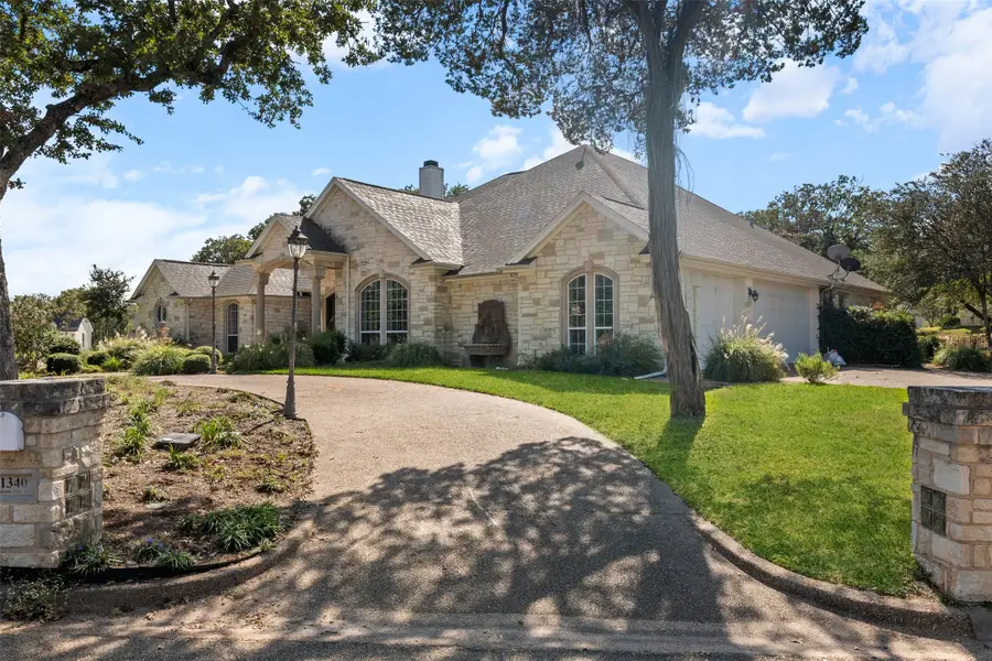1340 Autumn Oaks Circle, China Spring, TX 76633 - Image #2
