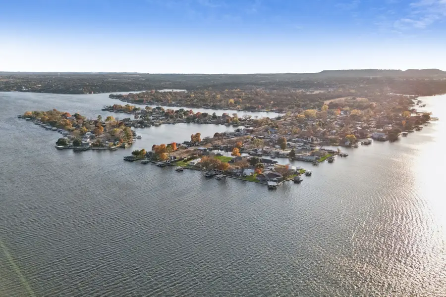 3404 Zanzibar Court, Granbury, TX 76048 - Image #2